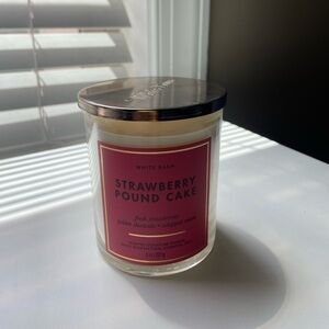 Strawberry pound cake bath and body works candle